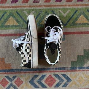 BLACK AND WHITE CHECKERED OLD SKOOL VANS 🏁